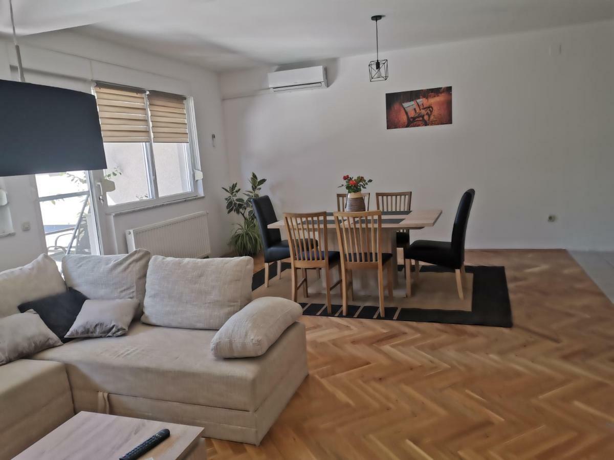 Seasons Apartmani Osijek Buitenkant foto
